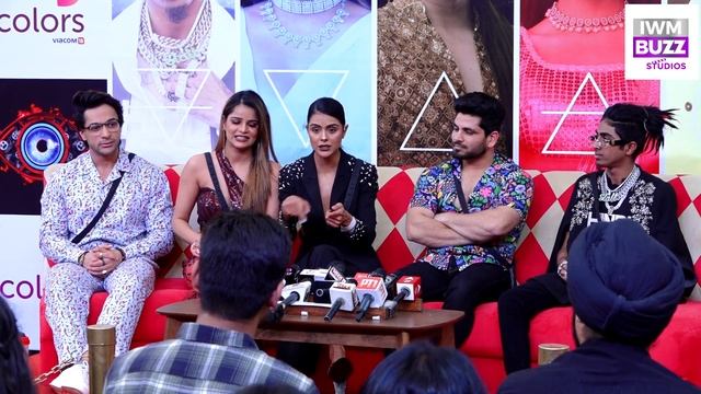 Bigg Boss 16 Inside House Press Conference: Archana and Priyanka REACT on IWMBuzz question смотреть онлайн
