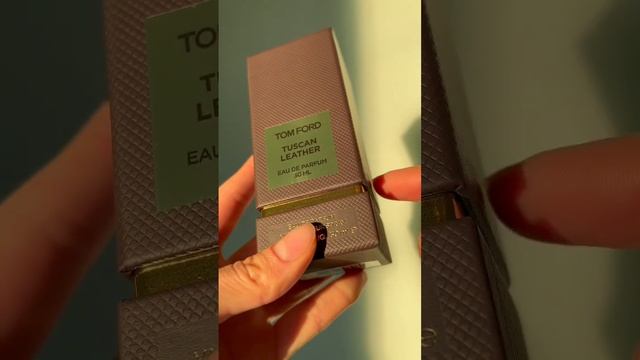 ASMR unboxing l Tom Ford parfume Tuscan leather l асмр духи l распаковка #tomford #parfum смотреть онлайн