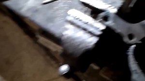 Удаление верхнего болта стойка-ступица ВАЗ