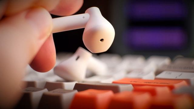 Wow! A proper Airpods Alternative! QCY T7 смотреть онлайн