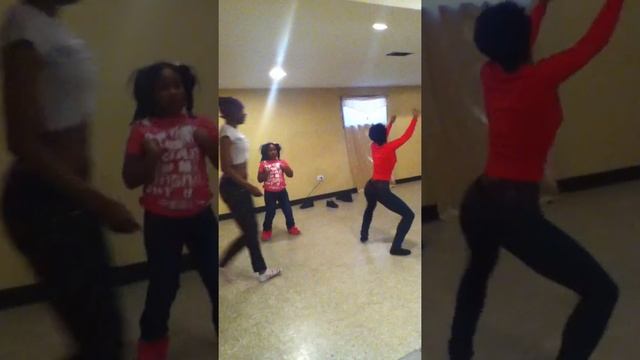 bounce and break yo back (tmac & moomoo} смотреть онлайн