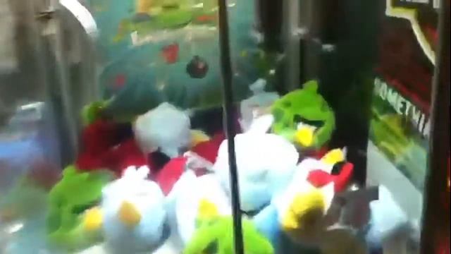 Crane Game Fever! Show 116: Playing Elaut Claw Machines at Six Flags! смотреть онлайн