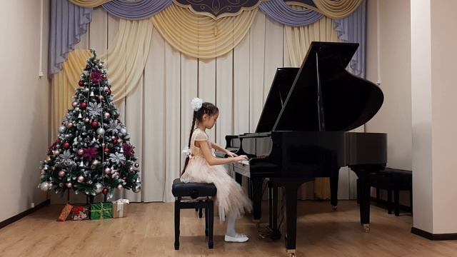 Пантюхина Мария, 10 лет. И.С. Бах "Маленькая прелюдия" d moll смотреть онлайн