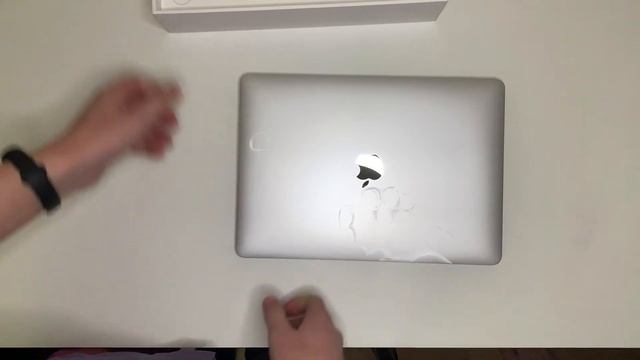 Распаковка MacBook Air на чипе М1 смотреть онлайн