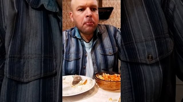 ОБЖОР свиная шейка и варёный рис / Обзор мороженого ЭKZO (арбуз и дыня) смотреть онлайн