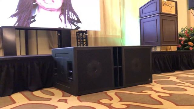 King Size LED 2.8mm Video Wall with Vue Audiotechnik Sound System смотреть онлайн