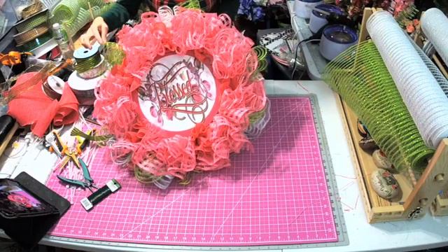 Blessed Curly Q style Ribbon edging with bow tutorial смотреть онлайн