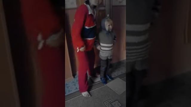 Мать Заставляет свою 5 летнюю дочь попрошайничать смотреть онлайн