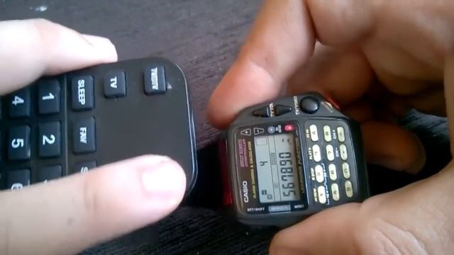Vintage Casio CMD 40 REMOTE CONTROL WATCH vs Modern LCD TV смотреть онлайн