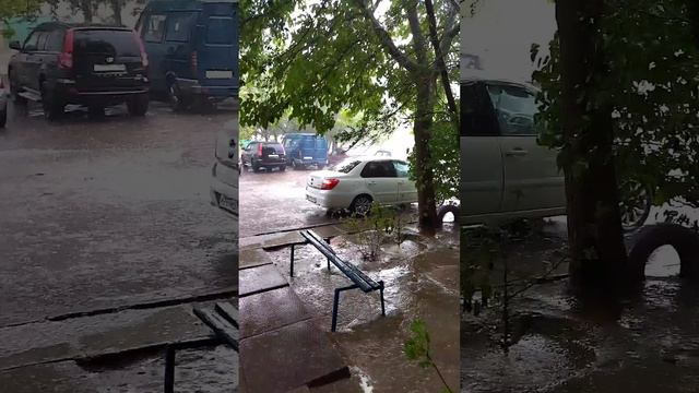 Ливень с крупным градом смотреть онлайн