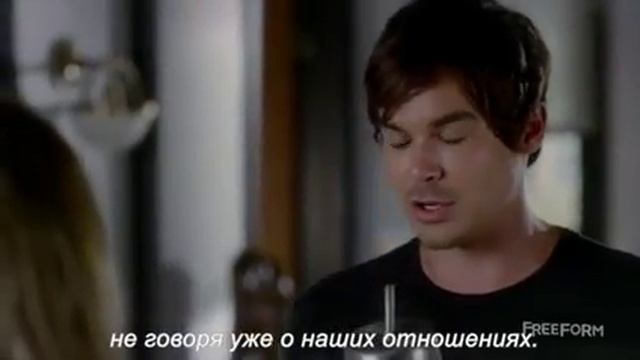 Милые обманщицы. Ханна рассказывает Калебу о платье. 7х12 смотреть онлайн