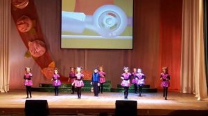 Танец"Паравоз Букашка"