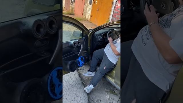 рено сандеро на компонентах dl audio raven200 #kursk_bass_mafia смотреть онлайн