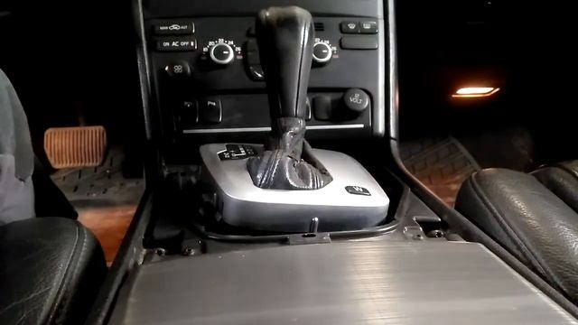 Разблокировка рычага переключения АКПП VOLVO XC90 смотреть онлайн