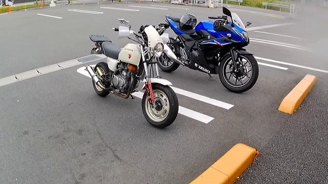 Take me Home, Country Road's. (Honda ape50 ft. Suzuki GsX250r) смотреть онлайн