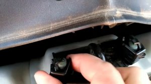 Скрип багажника Пежо 308