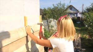 Веранда своими руками #6 (Зашиваем и красим стены)