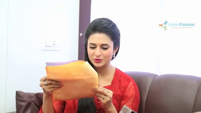 Divyanka Tripathi Gift Segment - Part 01 смотреть онлайн