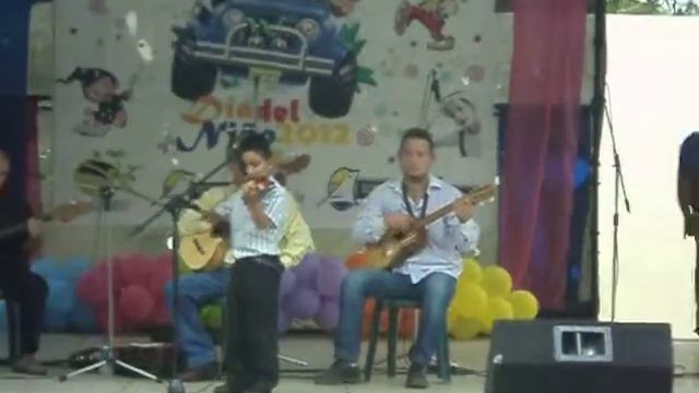 RAFAEL CASTILLO (DUACA) POPURRI DIABLO SUELTO-SIETE COLORES-GAVILAN TOCUYANO EN EL PARQUE BARARIDA смотреть онлайн