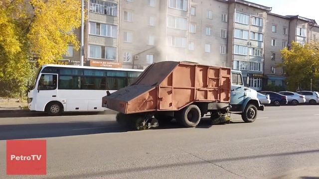 КАК ПРОИЗВОДИТЬСЯ УБОРКА УЛИЦ ОТ ПЫЛИ В ПЕТРОПАВЛОВСКЕ смотреть онлайн