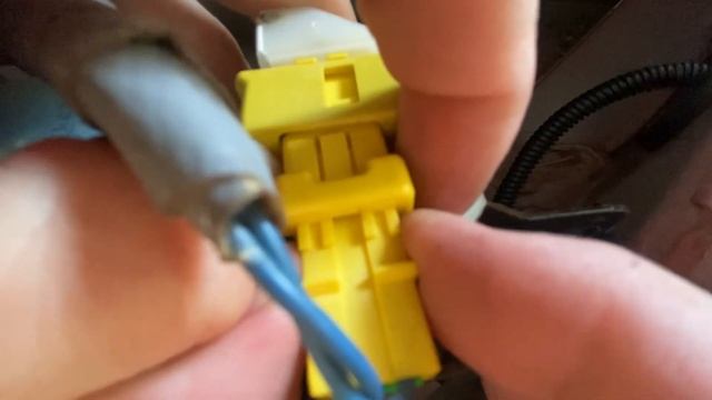 G1 Honda Insight Seat Belt Removal Tutorial смотреть онлайн