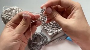 Способ крепкого соединения нити при вязании, если она закончилась или оборвалась, без заметного узл