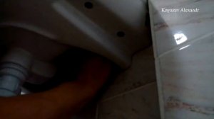 Как установить умывальник в ванной без тумбы и пьедестала?