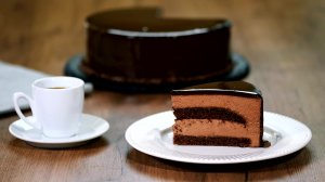 Шоколадный муссовый торт с зеркальной глазурью [Без звука]