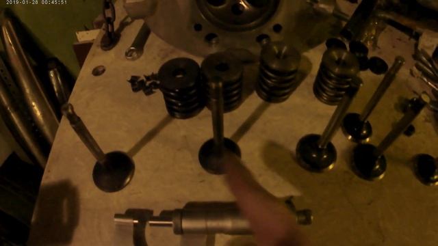 разборка и деффектирование новодельных головок мотоцикла "Урал";замёрз и зарапортовался,-9 в гараже смотреть онлайн