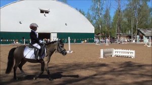 Дети на пони. Кавалетти на пони.