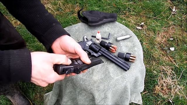 Colt .117 bb vs wingun 6mm bb revolver comparison, review and shooting (bb vs airsoft) смотреть онлайн