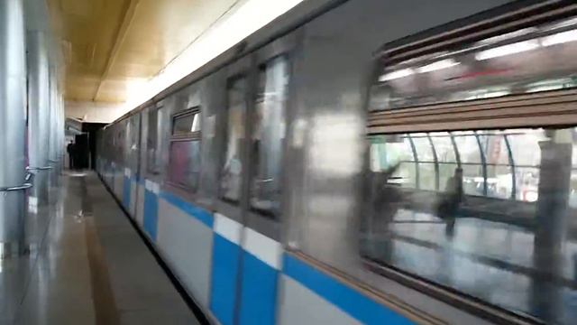 81-740/741.4К Русич На станции Аметьево смотреть онлайн