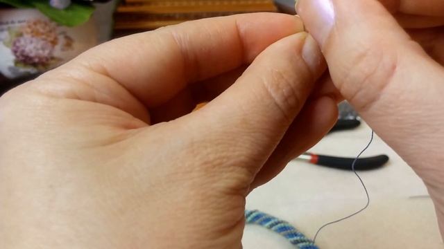 Мастер класс Закрываем концы бисерного жгута и прикрепляем замок #РегинаКозырева смотреть онлайн