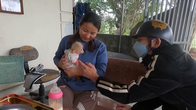 Unbelievable, A Young Man asked to buy a smart baby Monkey for 2000 USD смотреть онлайн