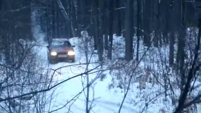 Субару Леоне в гору по снегу смотреть онлайн
