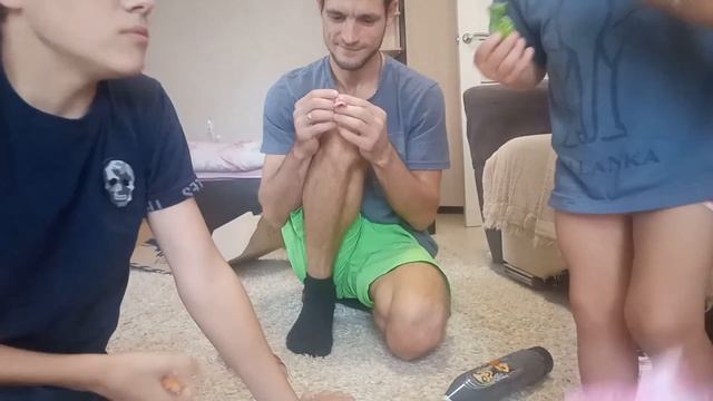 vlog Севастополь/Посылка с Урала/Сколько стоит ремонт телевизора/Покупаем Роме куртку/Новые рыбки/ смотреть онлайн