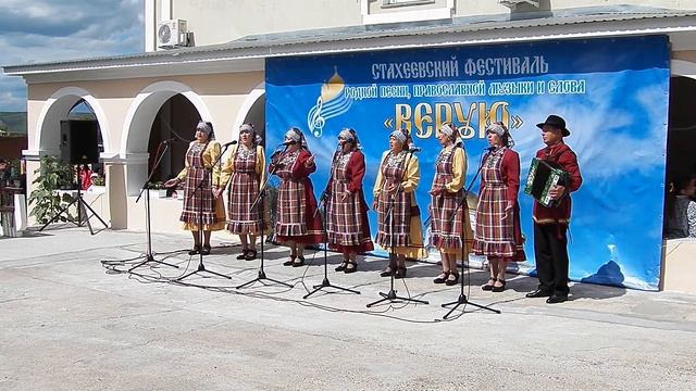 Фольклорный семейный ансамбль кряшен «Серле мэлэнчек». Нижнекамский район.