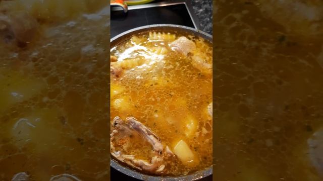 61. Картофельный суп с курицей. смотреть онлайн