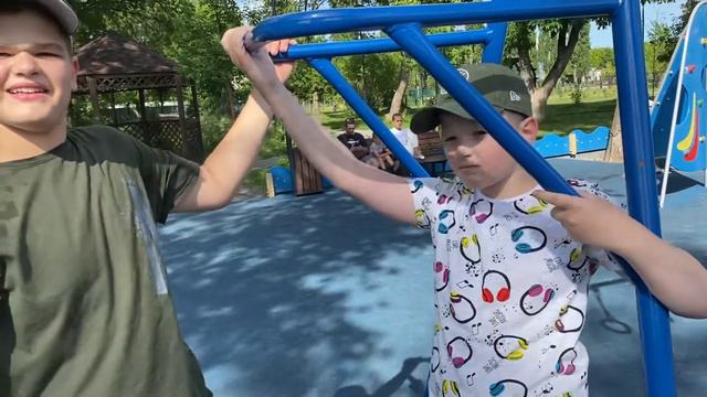 Мои дети летом 2022:В сквере им.Марины Расковой в Саратове/05.07.22 смотреть онлайн