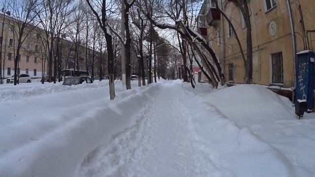 Комсомольск-на-Амуре после снежного циклона. Прогулка по городу 16 марта 2023 года. КОМСОМОЛЬСК смотреть онлайн
