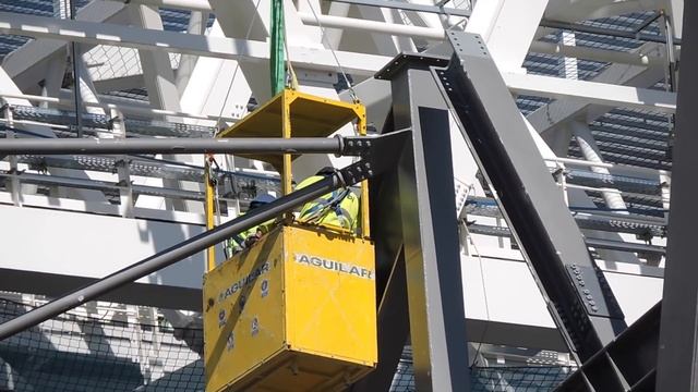 ? QUITAN LAS TORRES DE APEO DE CASTELLANA | 25 DE ABRIL DE 2022 OBRAS ESTADIO SANTIAGO BERNABEU ? смотреть онлайн