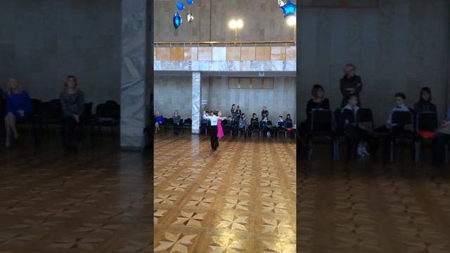 спортивные бальные танцы! медленный вальс! Эвелина Бондарева и Артем Метисов!!! смотреть онлайн