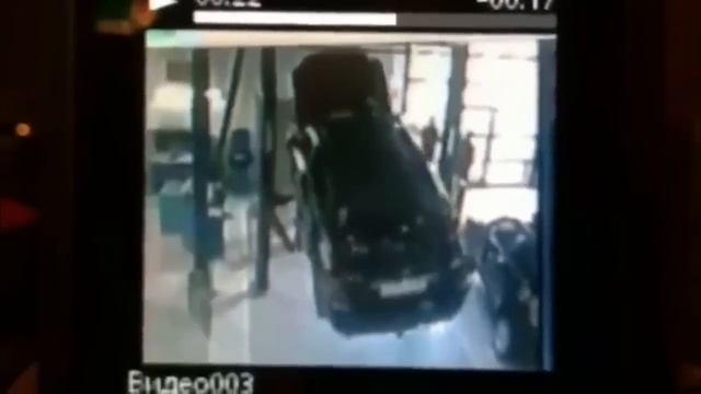 ? Случаи на подъемниках в автосервисах, Юмор | Надежное оборудование для автосервиса смотреть онлайн