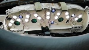 Замена дебильной подсветки панели приборов Chrysler Voyager III