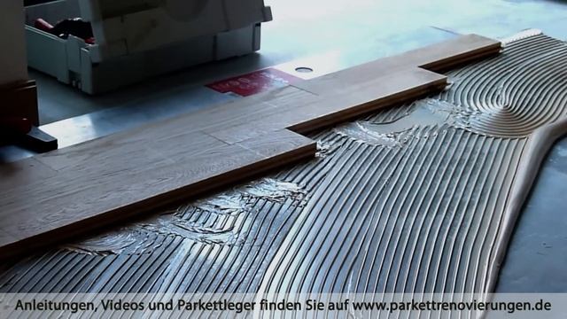 Parkettverlegung - Parkett Wird Vollflächig Verklebt Und Verlegt