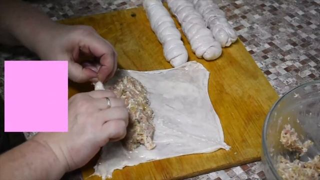 вкуснейшие колбаски/Разве можно удержатся/чтобы не слопать ее всю/Колбаски в куриной шкурке/ смотреть онлайн