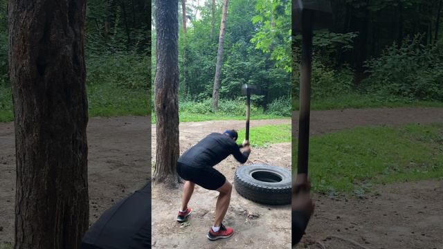 Удары кувалдой по покрышке. Правильная техника выполнения #спорт #sports #boxingtraining смотреть онлайн