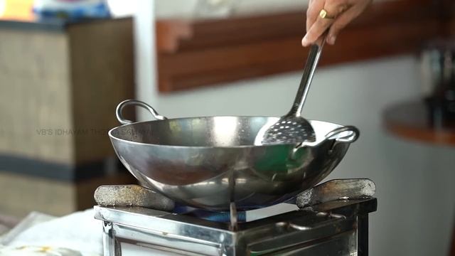 Venkatesh Bhat makes Urulai Pattani Kurma смотреть онлайн