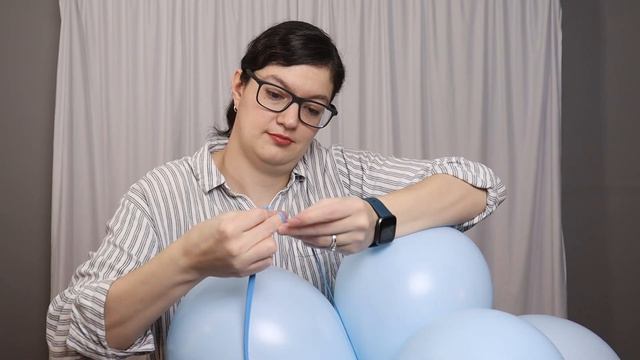 How To Make A Blue Organic Balloon Garland