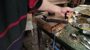самодельная ручная жерновая мельница для муки